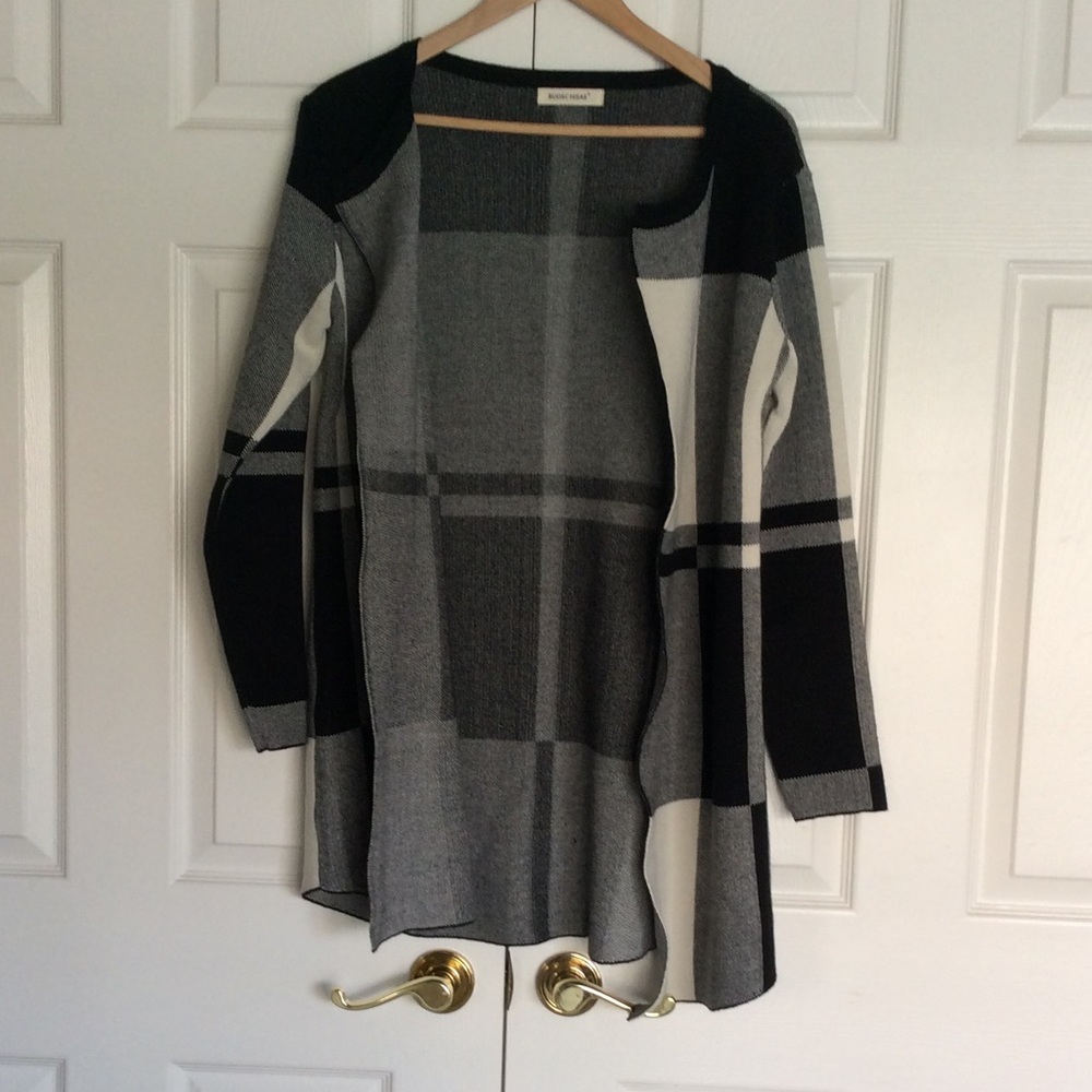 Buosc Hisae Black & White Overcoat